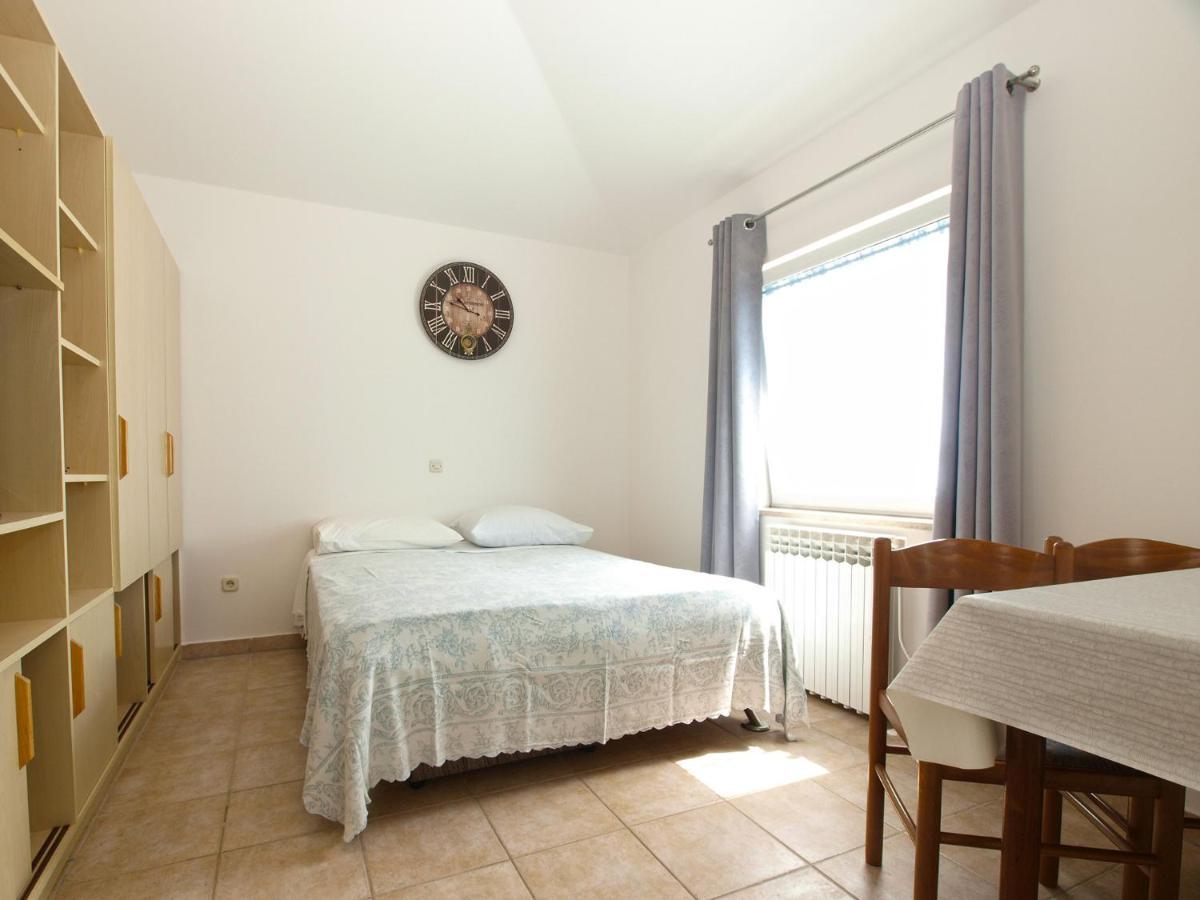 Apartments Biskupije 810 梅杜林 外观 照片