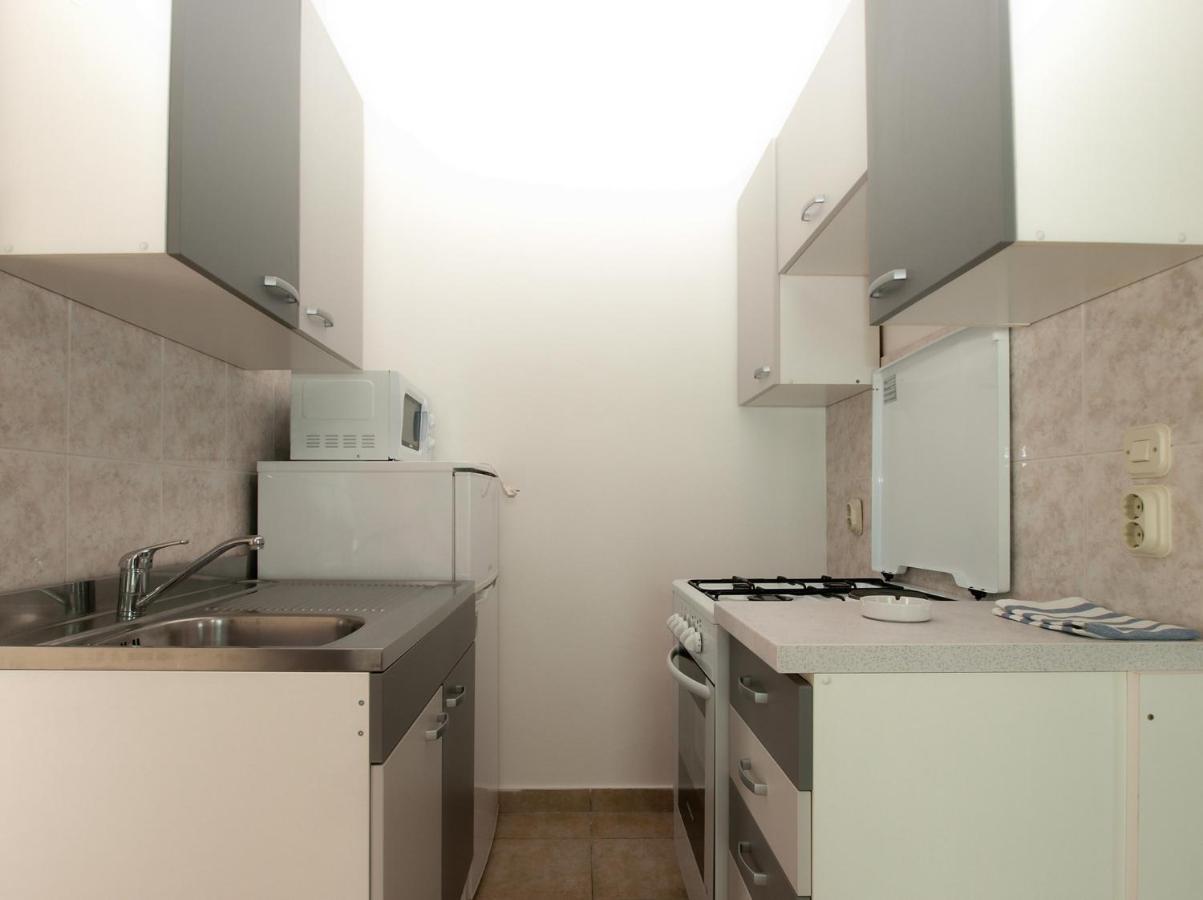 Apartments Biskupije 810 梅杜林 外观 照片