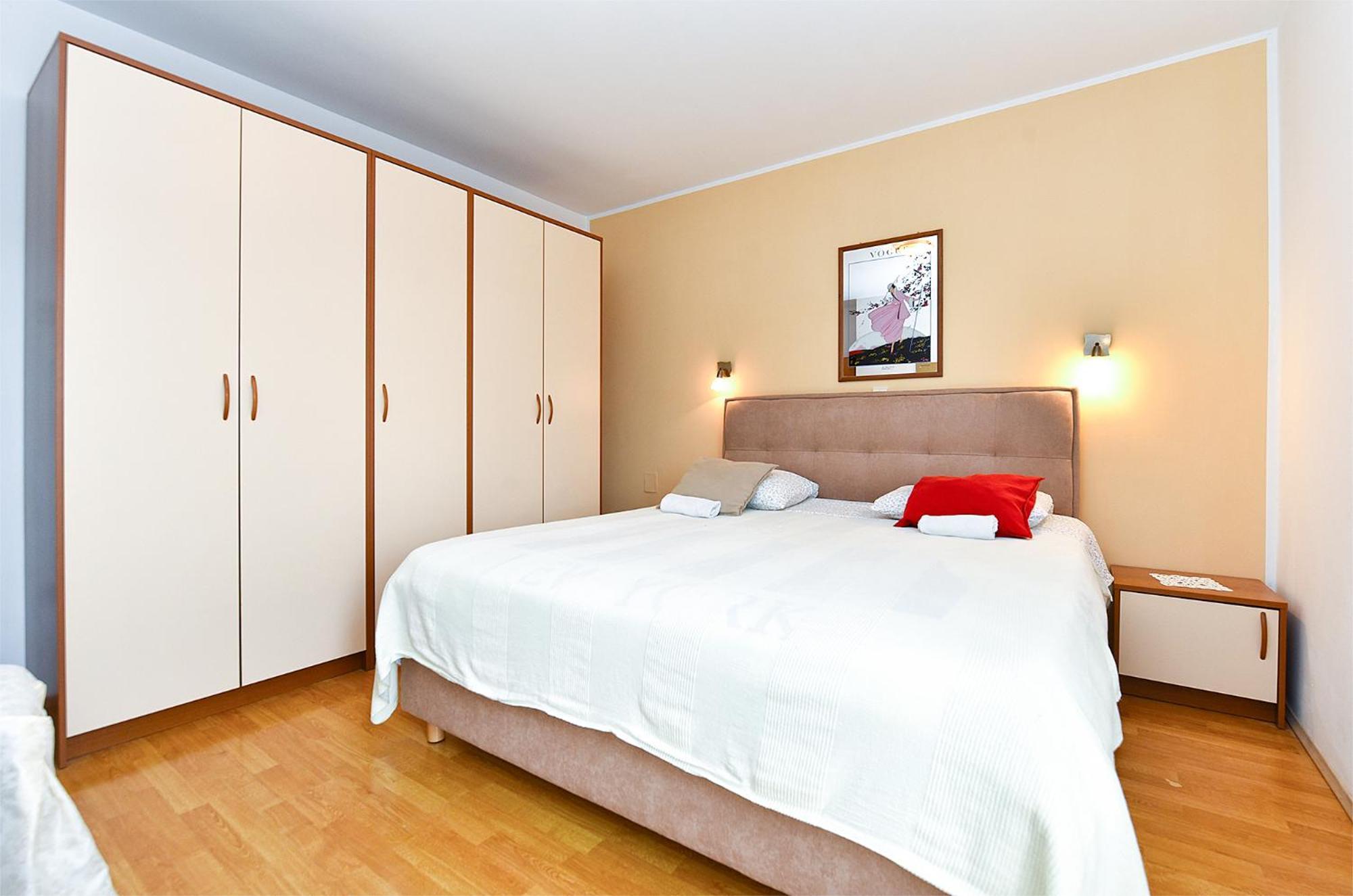 Apartments Biskupije 810 梅杜林 外观 照片