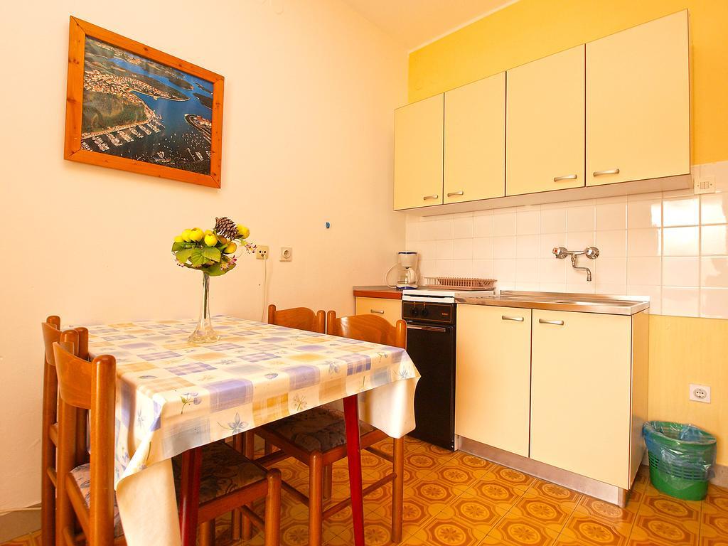Apartments Biskupije 810 梅杜林 外观 照片
