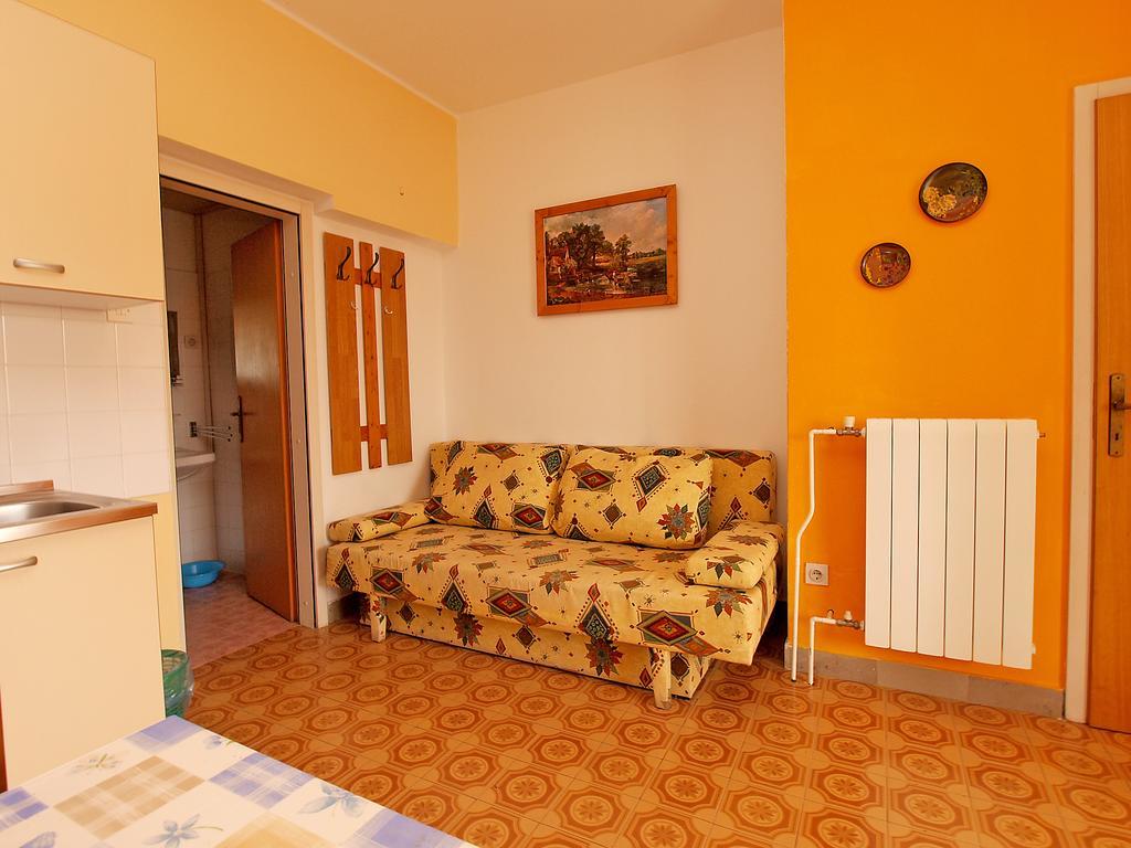 Apartments Biskupije 810 梅杜林 外观 照片