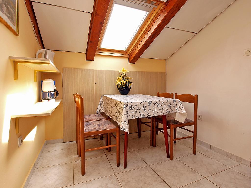 Apartments Biskupije 810 梅杜林 外观 照片
